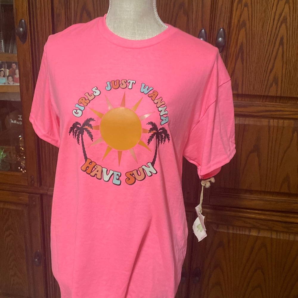 Nwt tee size M